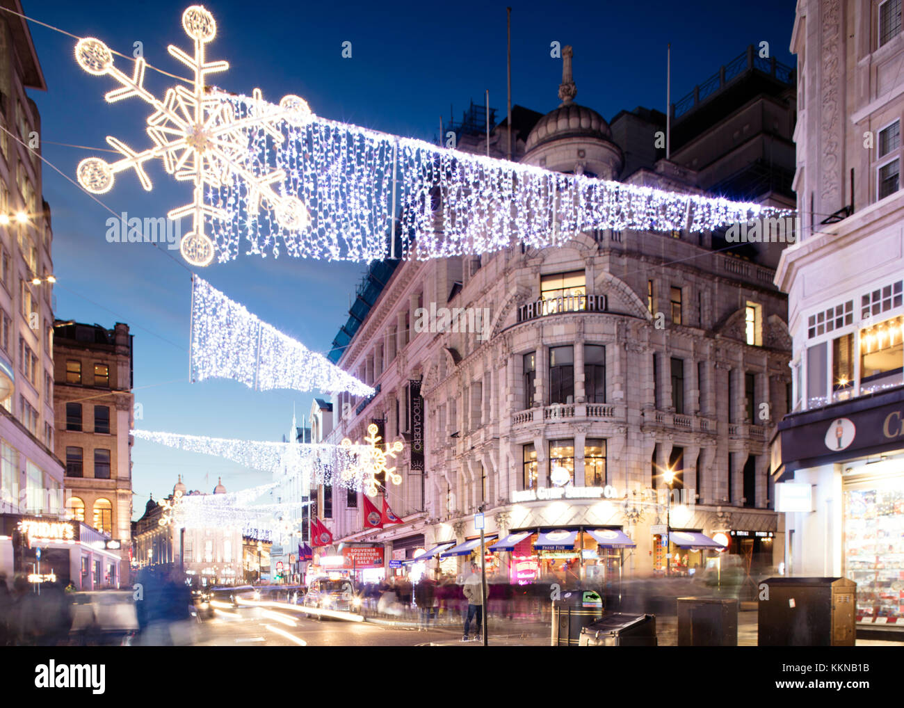 Inghilterra, Londra, le luci di Natale sulla Piccadilly Circus e Regent Street Foto Stock