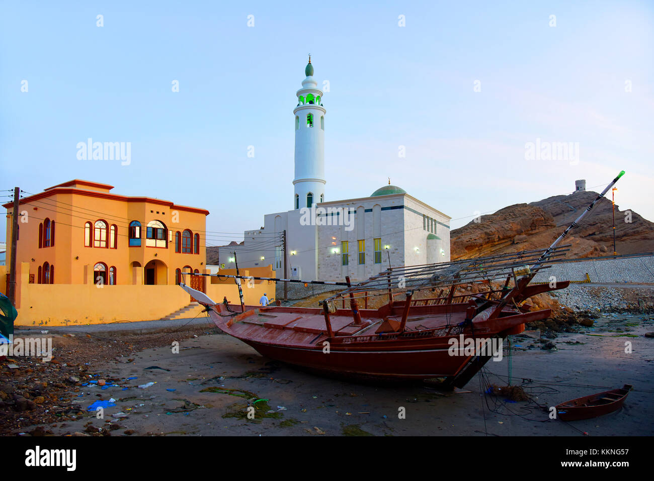 Oman sur un dhow tradizionale o nave a vela Foto Stock