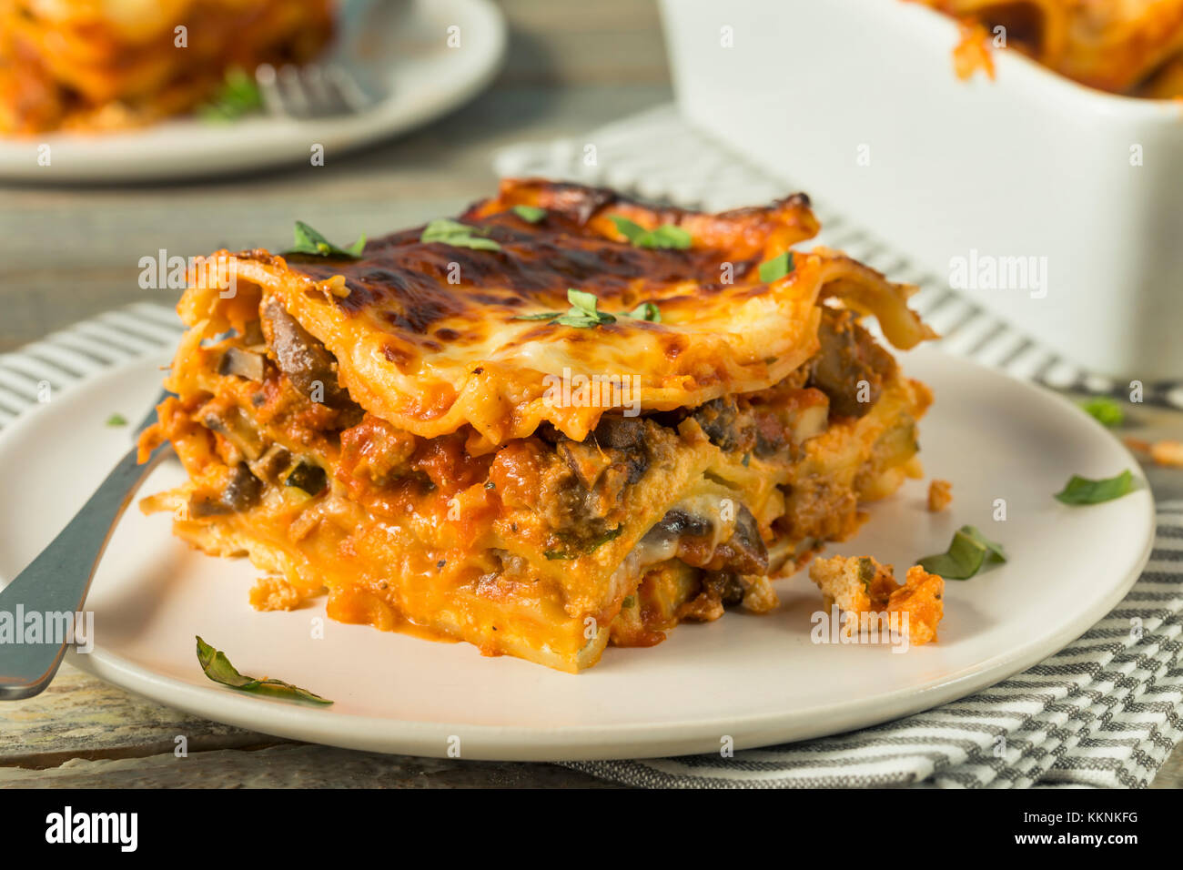 Saporito casalingo italiano lasagna di carne di manzo con formaggio e salsa Foto Stock