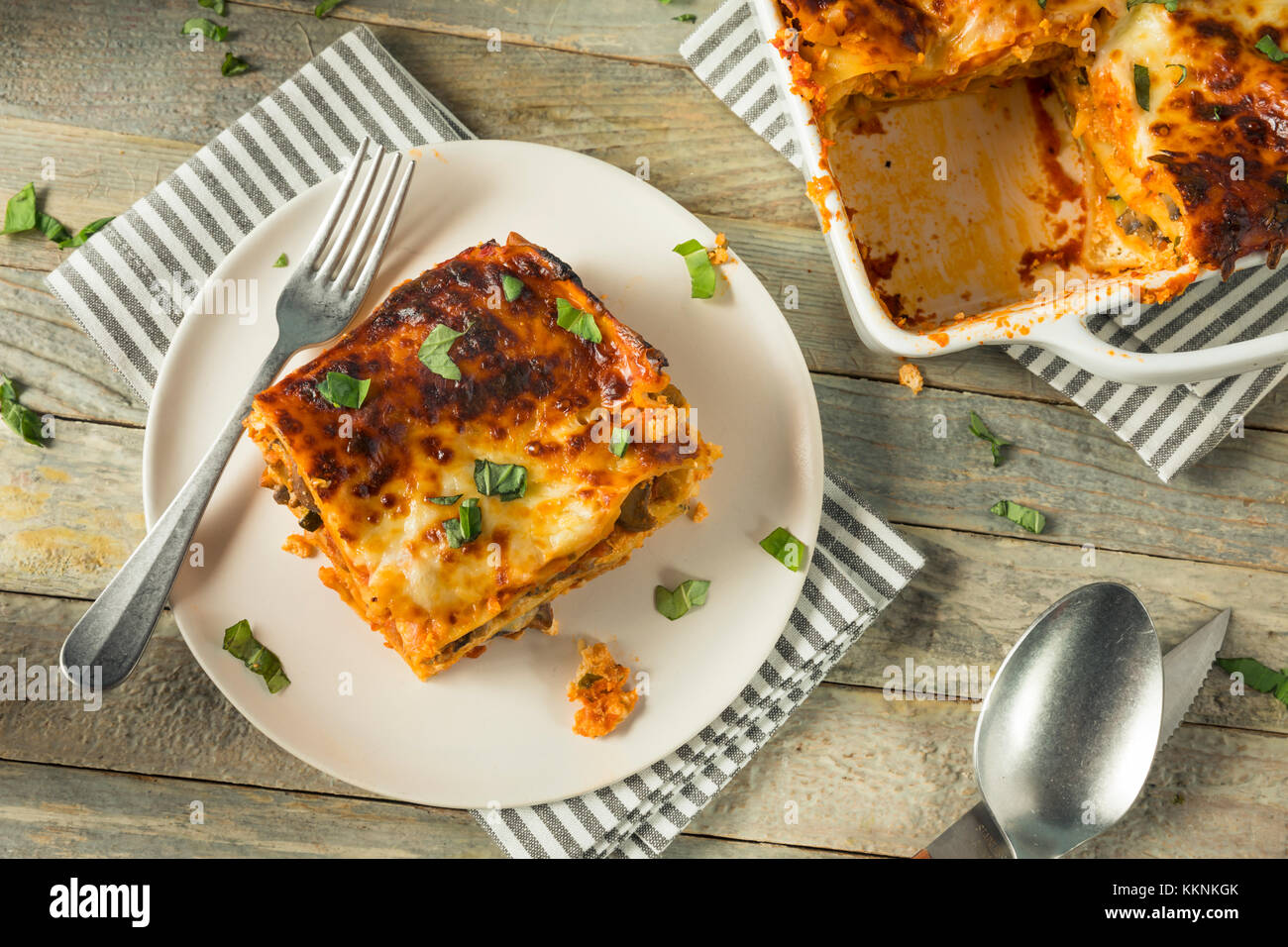 Saporito casalingo italiano lasagna di carne di manzo con formaggio e salsa Foto Stock