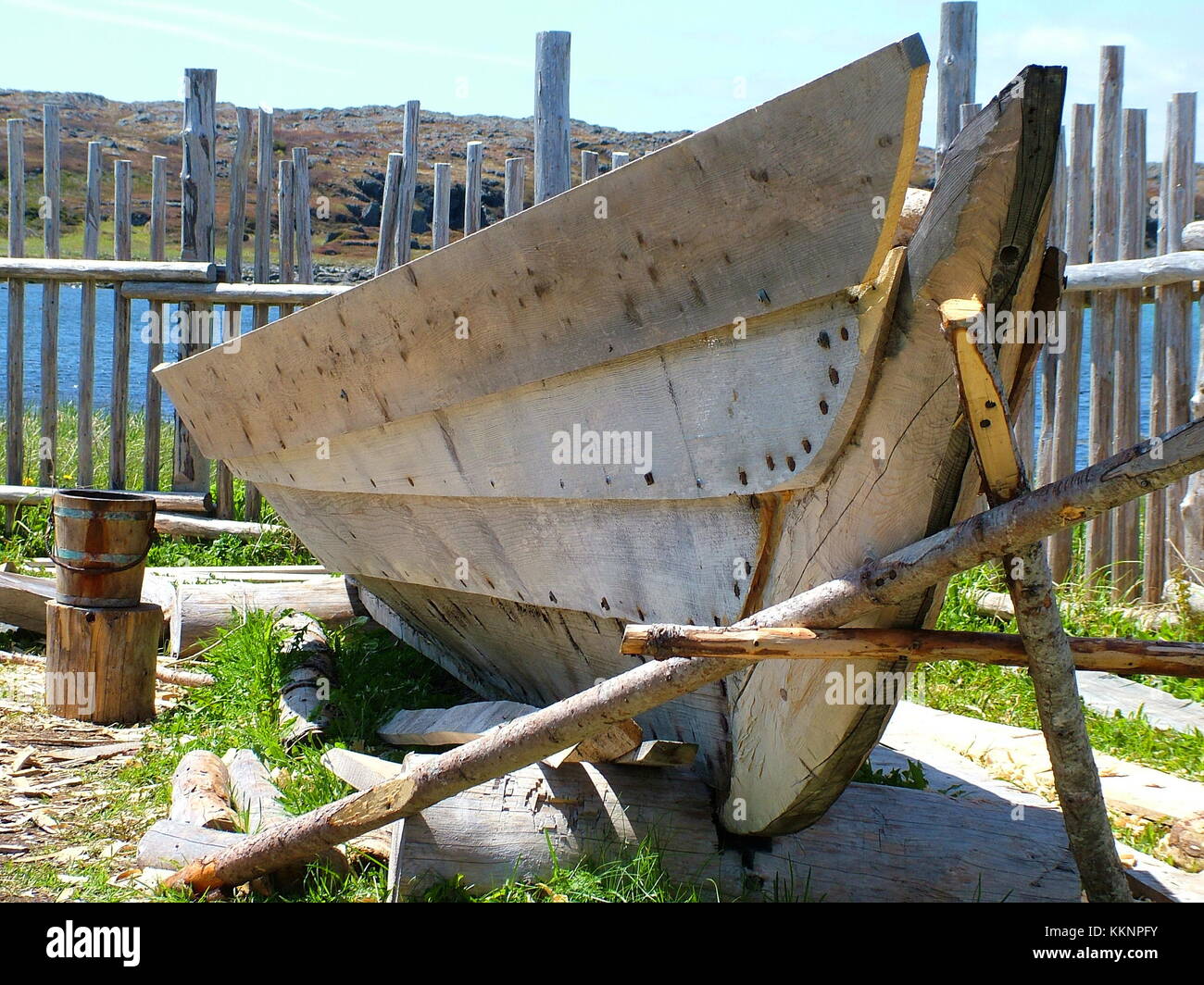 Terranova, CA: L'Anse aux Meadows il 24 giugno 2011. Ri-creazione di un Viking longboat presso l'Anse aux Meadows. Foto Stock