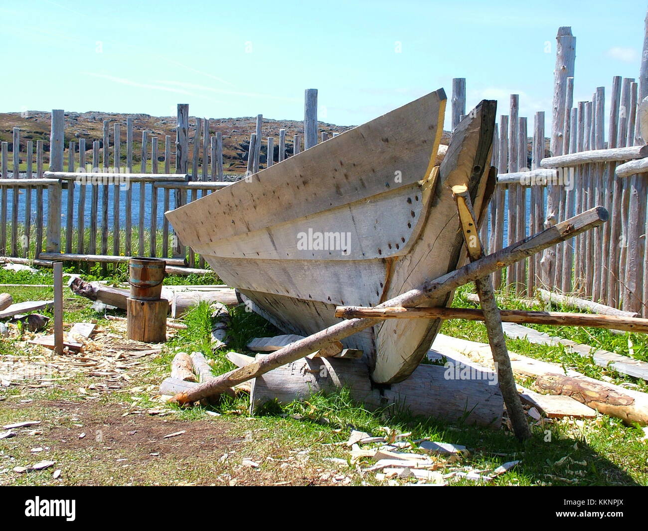 Terranova, CA: L'Anse aux Meadows il 24 giugno 2011. Ri-creazione di un Viking longboat presso l'Anse aux Meadows. Foto Stock