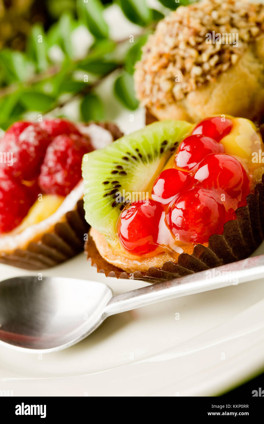 Foto di delizioso piatto da dessert con frutta italiana la pasticceria Foto Stock