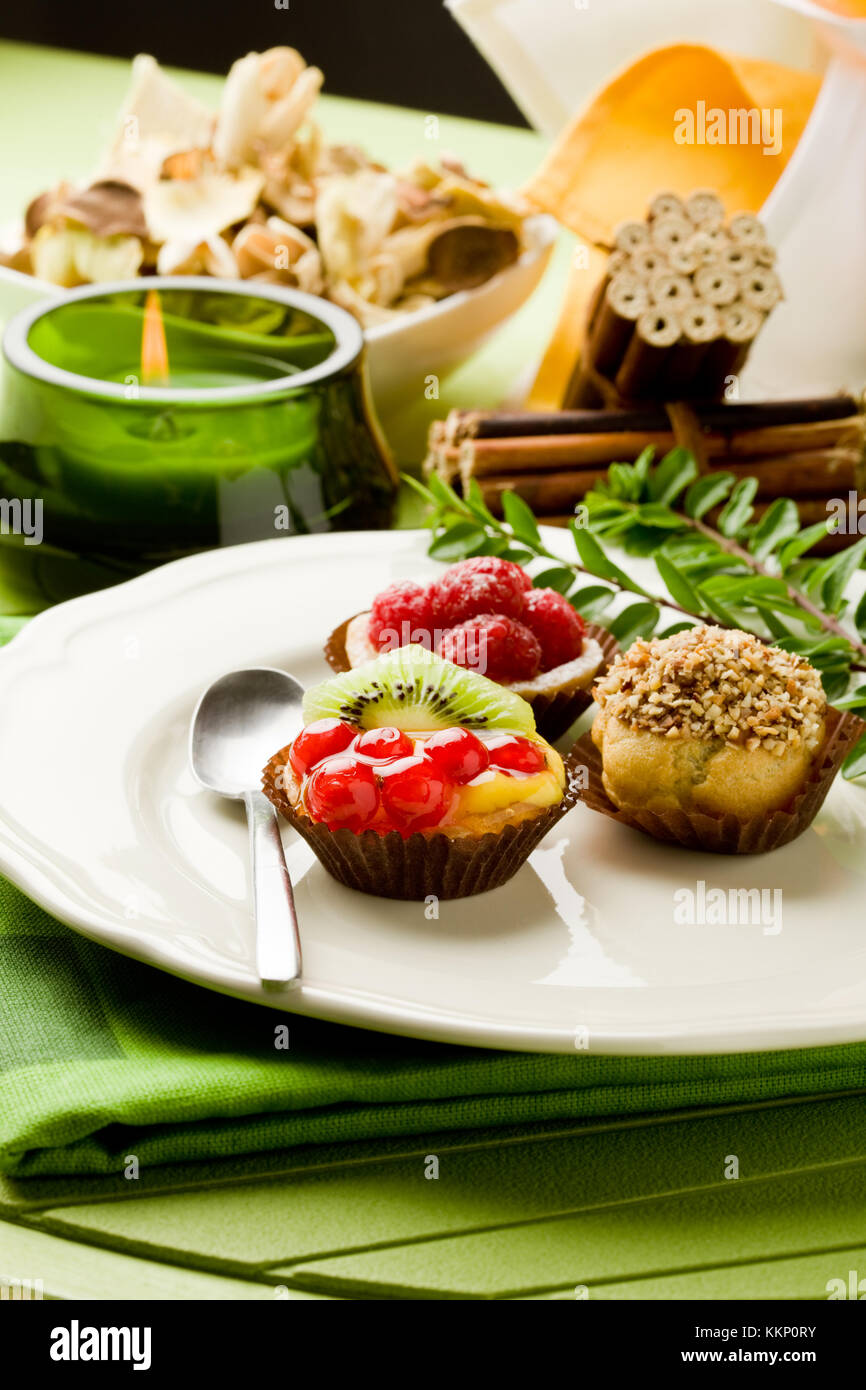 Foto di delizioso piatto da dessert con frutta italiana la pasticceria Foto Stock