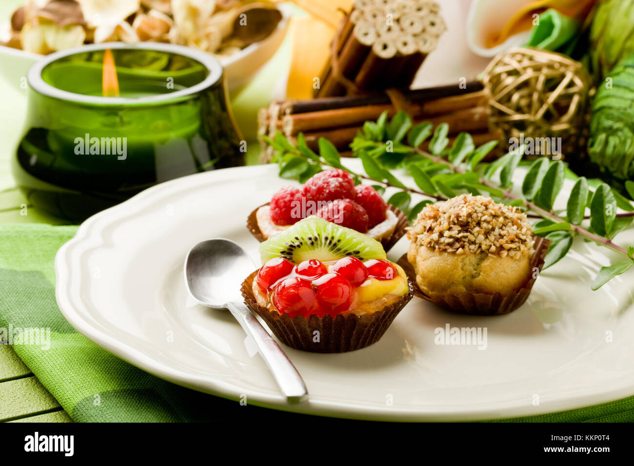 Foto di delizioso piatto da dessert con frutta italiana la pasticceria Foto Stock
