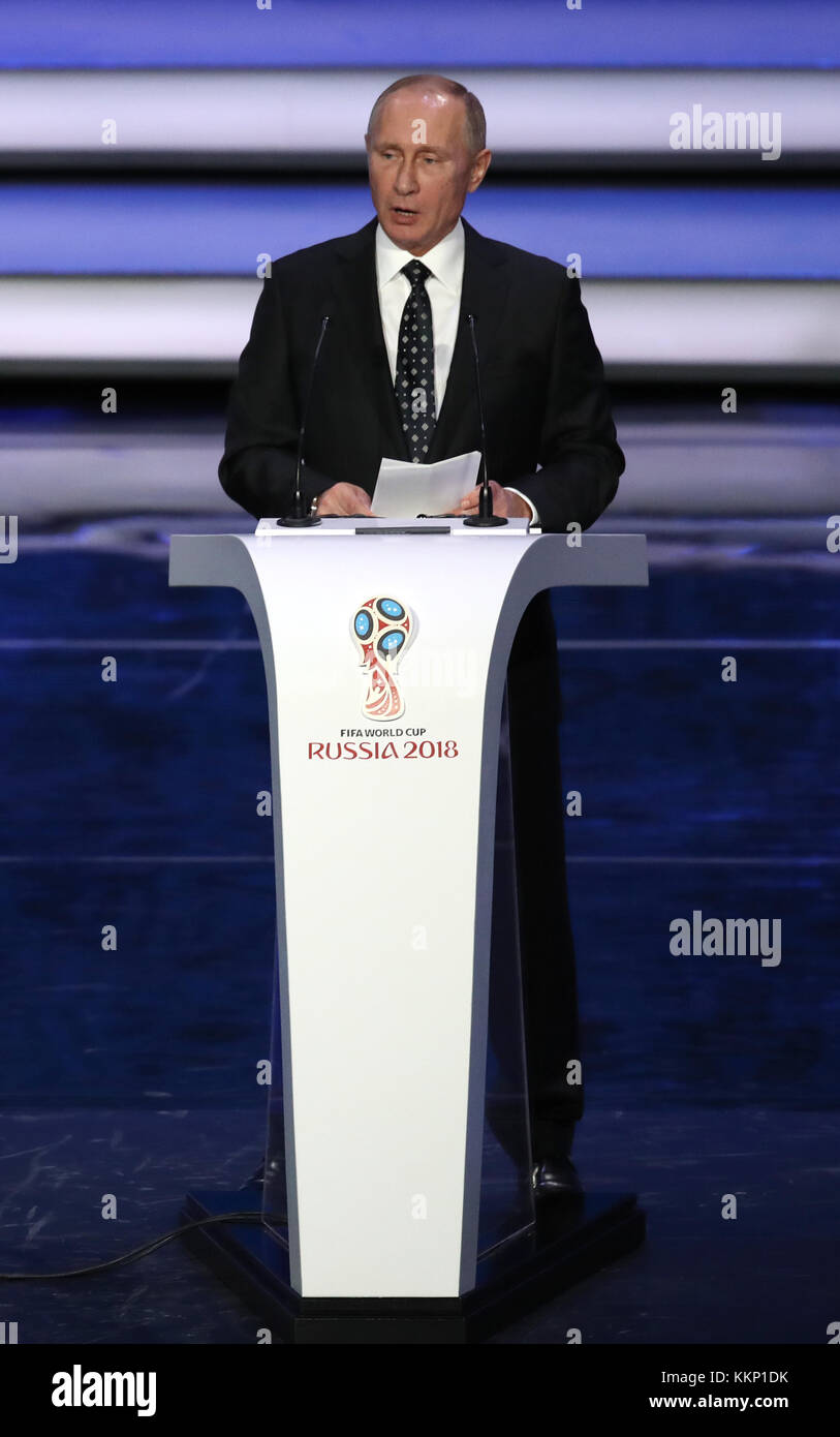 Il presidente russo Vladimir Putin durante il 2018 FIFA World Cup disegnare al Cremlino di Mosca. Premere associazione immagine fotografica data: venerdì 1 dicembre 2017. Vedere PA storia Mondiali di Calcio. Foto di credito dovrebbe leggere: Nick Potts/filo PA. Restrizione: solo uso editoriale. Nessuna trasmissione di suoni o immagini in movimento. Non utilizzare con qualsiasi unofficial i logo di terze parti. Nessuna modifica o regolazione di fotografie. Foto Stock