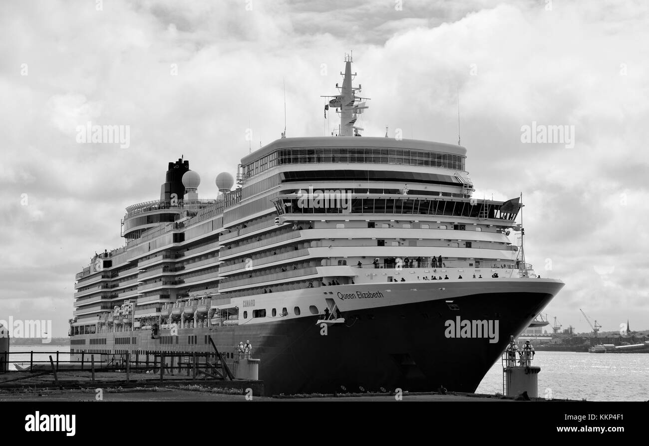 Queen Elizabeth Cunard Crociera Liverpool Foto Stock