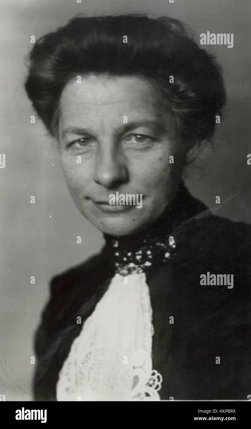 Ivana Kobilca era una pittrice slovena nota per la sua ritrattistica realistica. Questo ritratto mette in risalto il suo sapiente uso di luce e ombra, catturando l'essenza del suo soggetto. Foto Stock