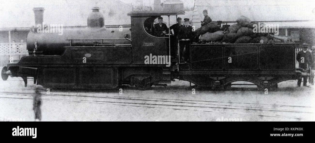 Clara Classe 0-6-2 n. 4 Clara si riferisce a un tipo di locomotiva a vapore con la disposizione delle ruote 0-6-2. Questa locomotiva è stata storicamente utilizzata all'inizio del XX secolo per vari servizi ferroviari, con Clara come esempio notevole. Foto Stock