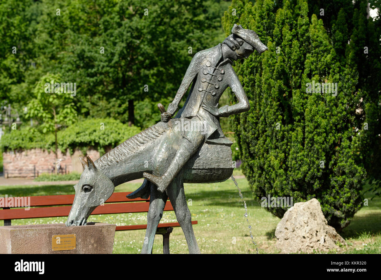 Scultura Münchhausen nel centro storico di Bodenwerder, colline di Weser, bassa Sassonia, Germania Foto Stock