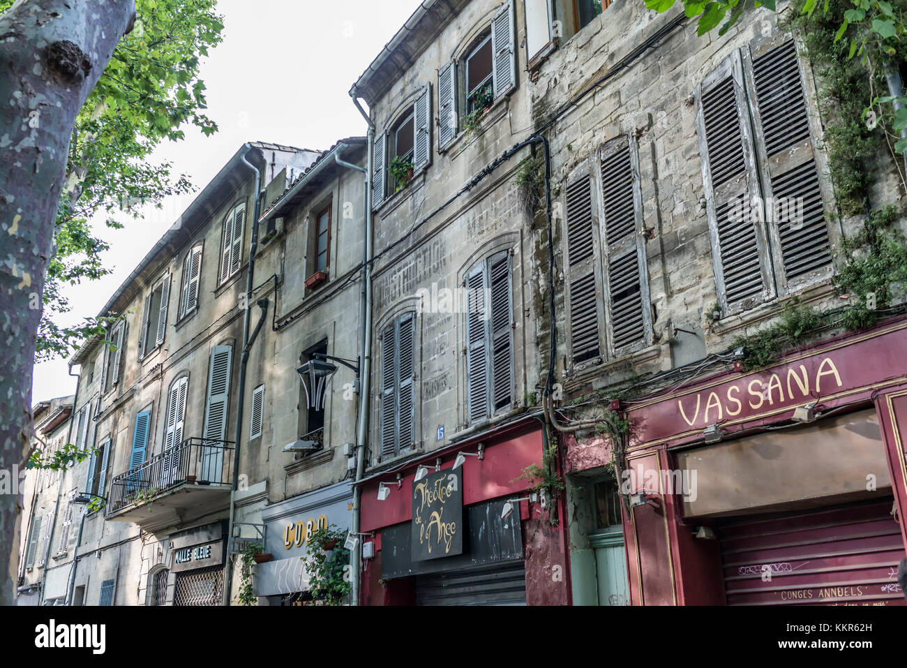 Avignone, Provenza, Vaucluse Francia, rue de teinturieres Foto Stock