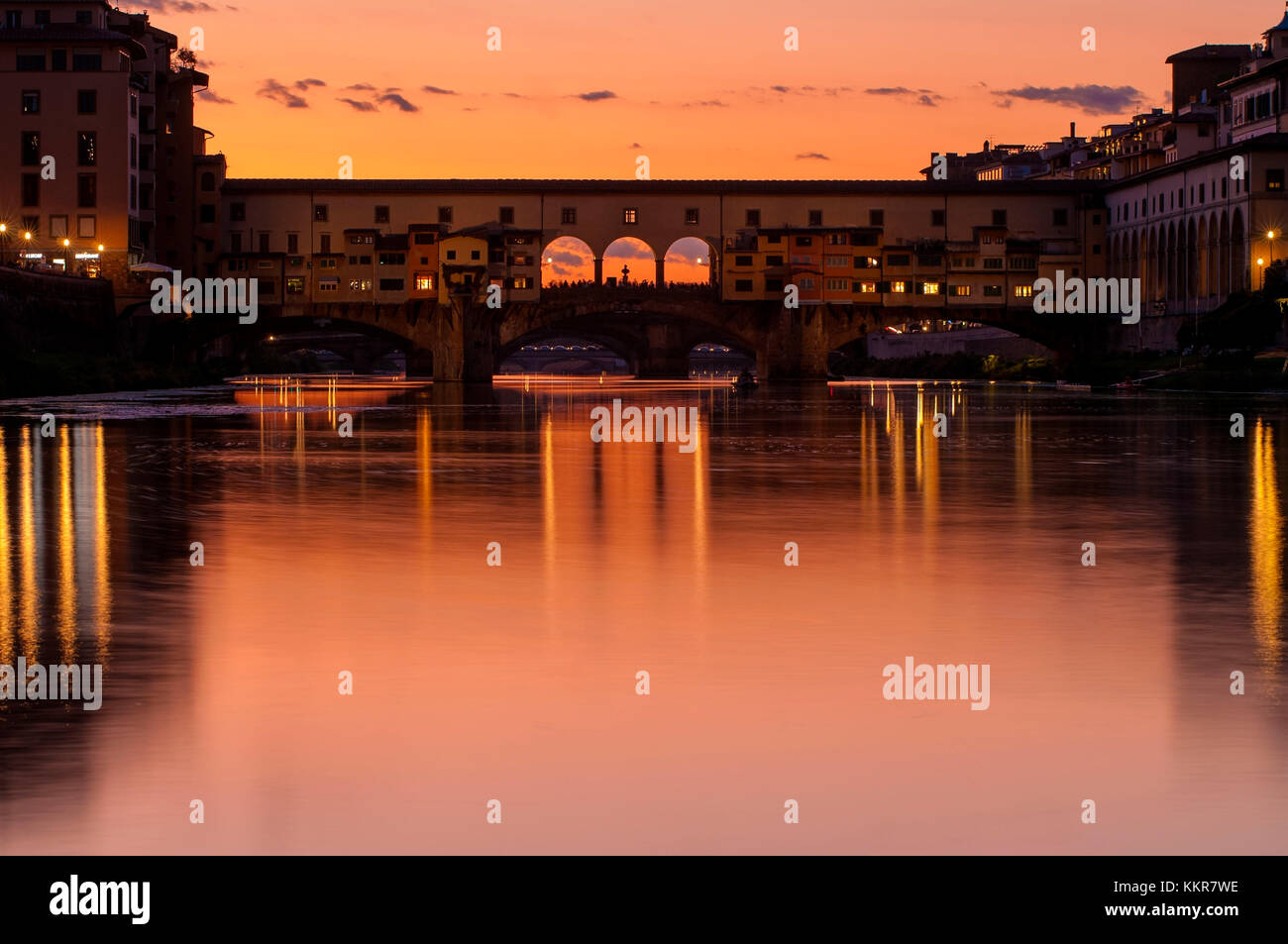 Il ponte vecchio e il Ponte Vecchio, Firenze, Toscana, Italia Foto Stock