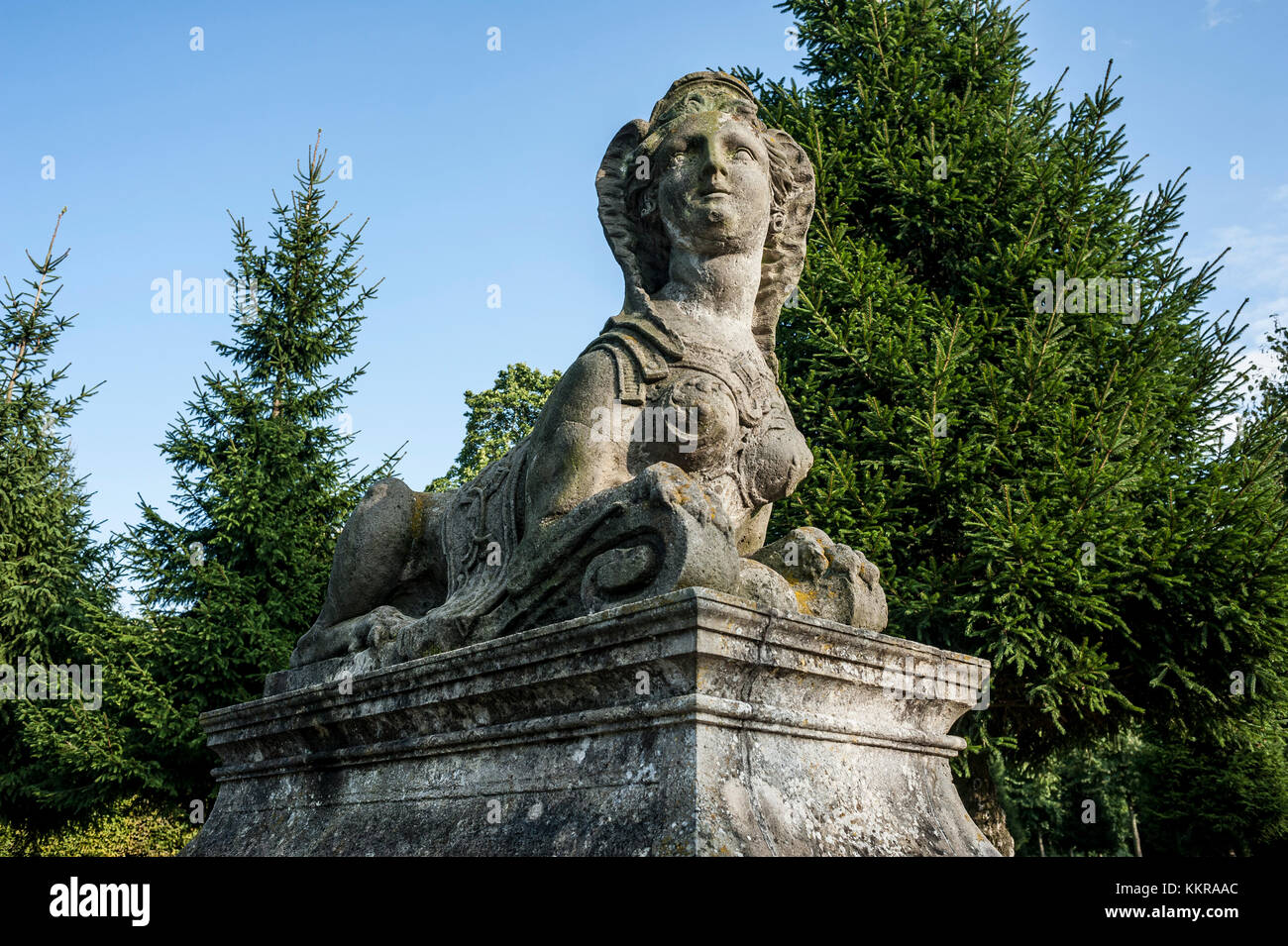 Statua neoclassica di una sfinge nel parco del palazzo di Rheinsberg, Brandenburg. Foto Stock