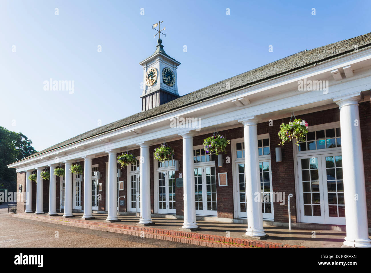 Inghilterra, London, Kensington, Hyde park, la serpentina lido ristorante Foto Stock