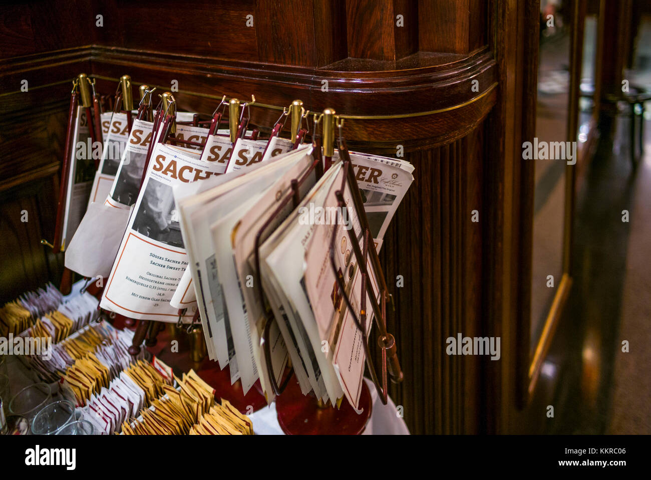 Austria, Vienna, Café Sacher, interno Foto Stock