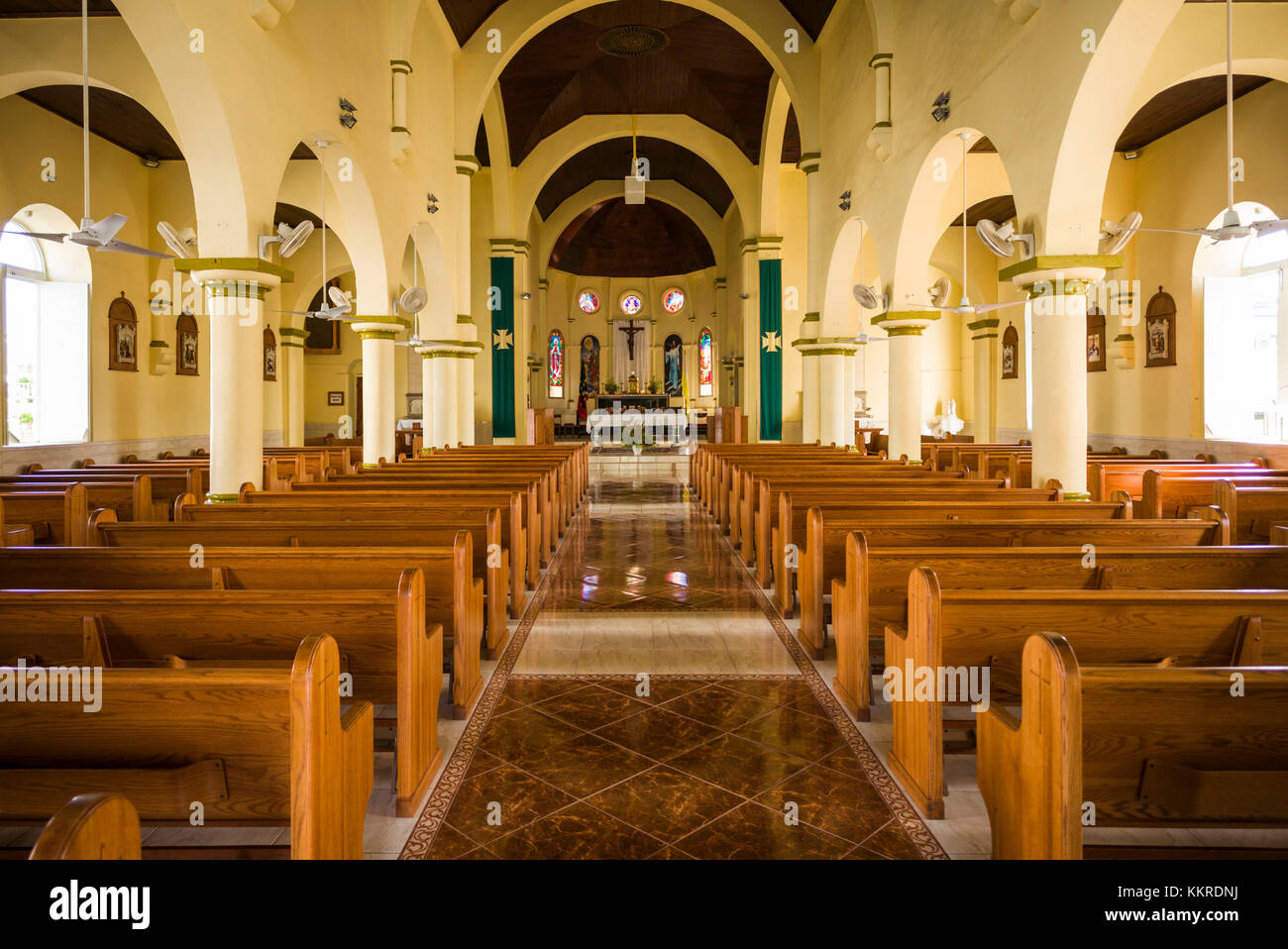 Saint Kitts e Nevis, Saint Kitts, Basseterre, Cattedrale dell Immacolata Concezione, interno Foto Stock