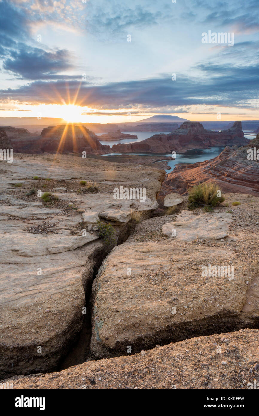 Sunrise al punto alstrom, Lake Powell, Glen Canyon National Recreation Area, pagina, tra Arizona e Utah, Stati Uniti d'America Foto Stock