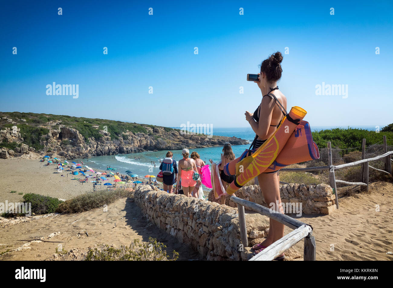 Ritratto Di Giovane Donna Di Fotografare La Spiaggia Di