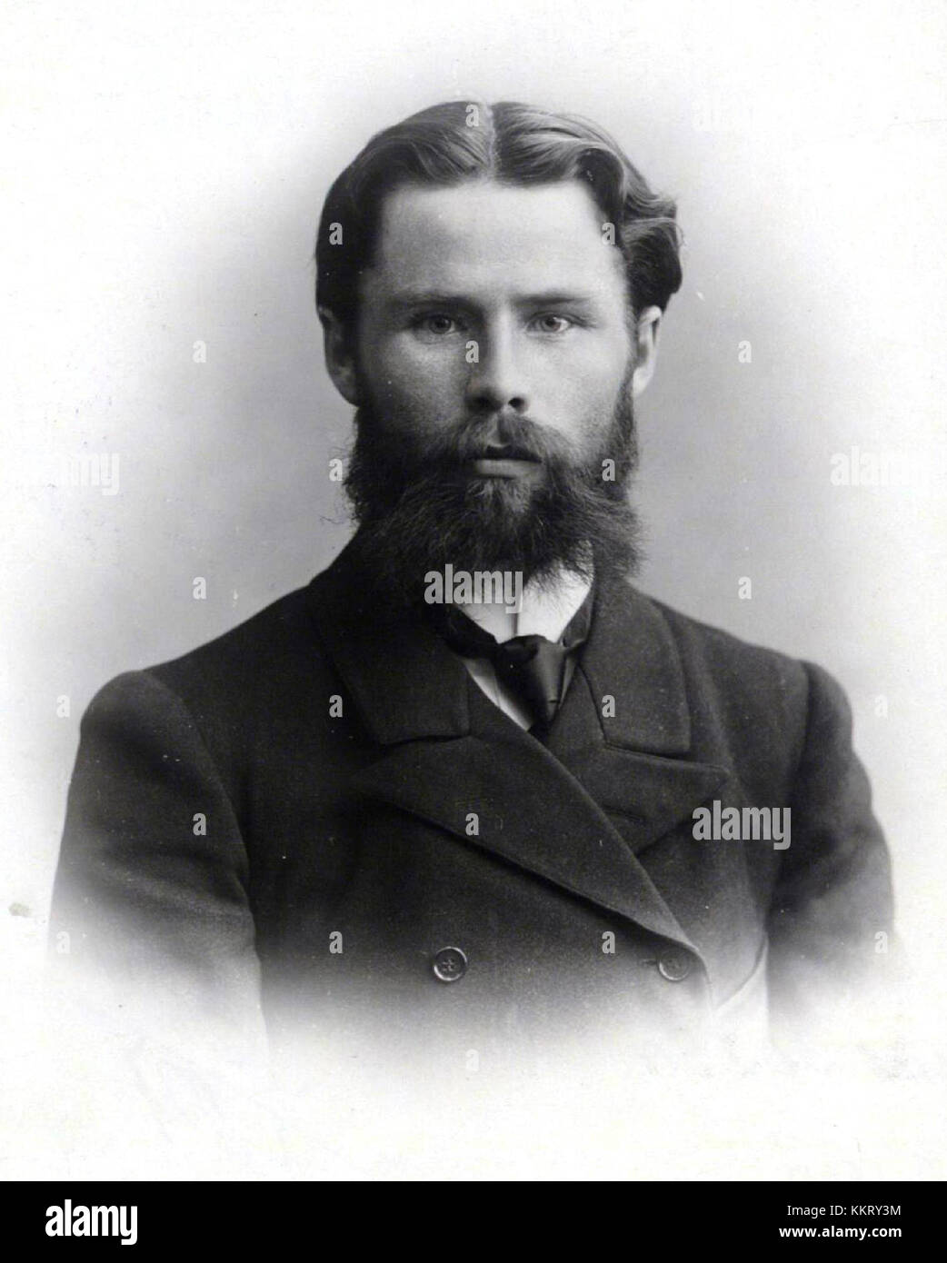 Konstantin A. Potashev è uno scienziato russo specializzato nella modellazione matematica del flusso dei fluidi in materiali porosi. Ha contribuito alla ricerca sull'infiltrazione di liquidi organici in fase non acquosa nei suoli. Potashev ha conseguito un dottorato in scienze fisiche e matematiche ed è membro della facoltà presso l'Università Federale di Kazan dal 2003. Foto Stock