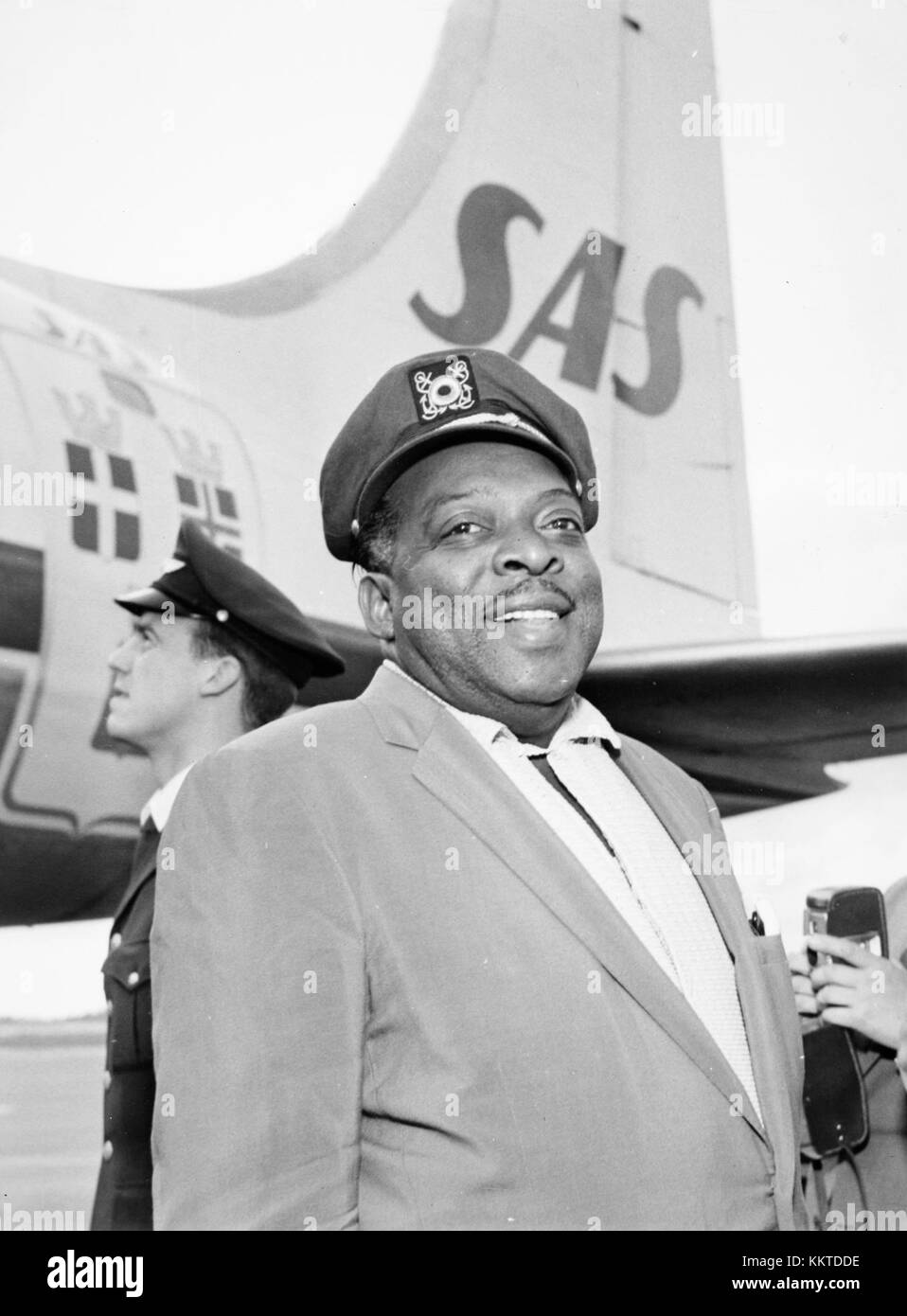 Count Basie è stato un musicista jazz americano e bandleader, ampiamente riconosciuto per i suoi contributi al jazz della big band. I suoi arrangiamenti innovativi e la sua leadership hanno plasmato il suono della musica jazz del XX secolo. Foto Stock