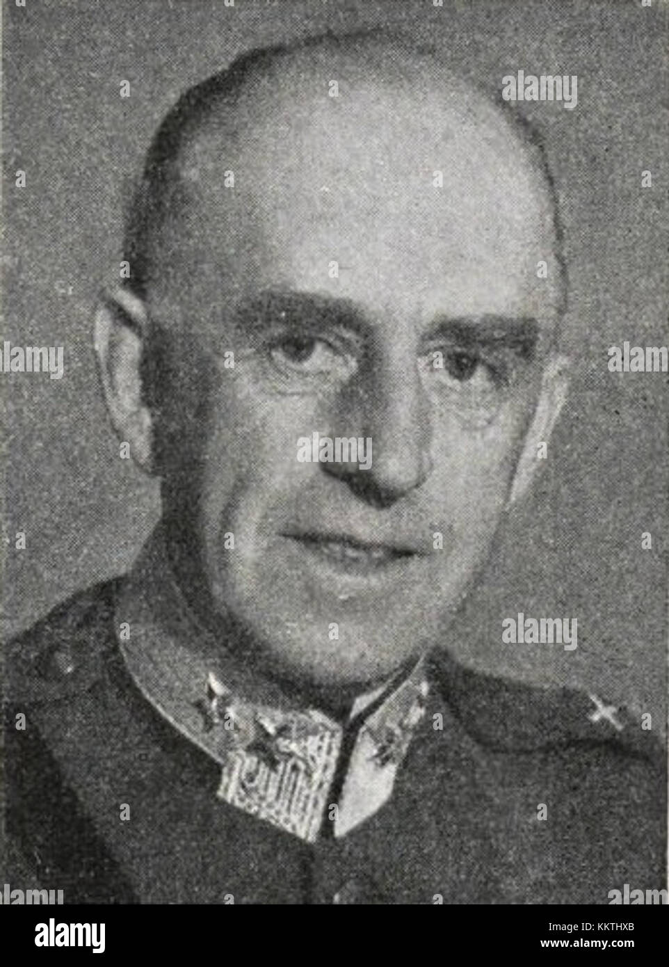 Il tenente generale Ivar Holmquist servì come capo dell'esercito, ricoprendo una posizione di primo piano nella leadership militare. Il suo ruolo consisteva nel supervisionare le operazioni e la direzione strategica dell'esercito, garantendo prontezza ed efficienza nelle azioni militari. Holmquist fu una figura chiave nella definizione delle strategie militari durante il suo servizio. Foto Stock