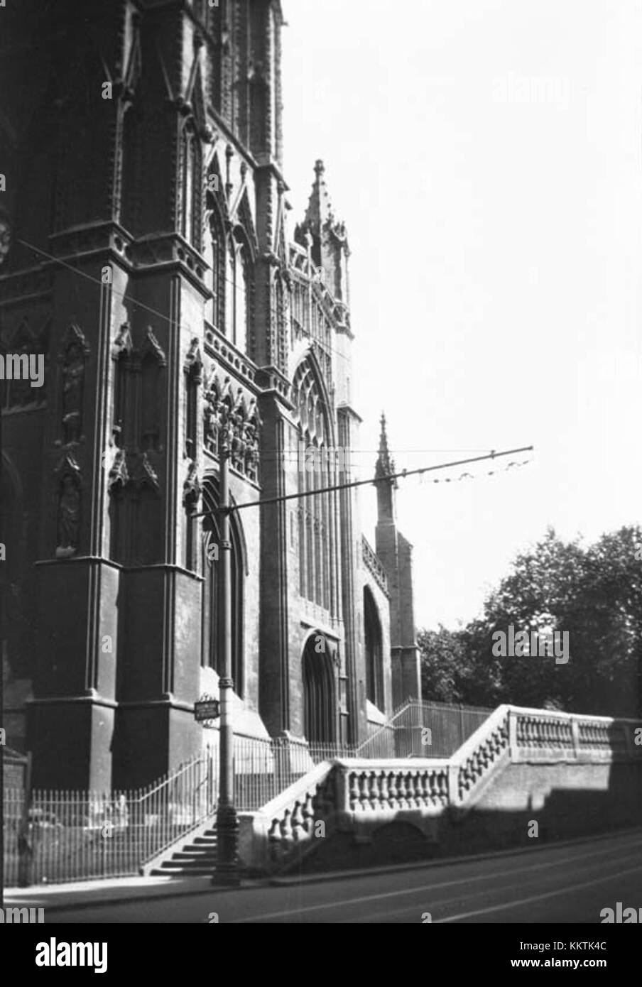 Bristol, una città del Regno Unito, riconosciuta per la sua ricca storia e il suo significato culturale. La città fa parte dell'inventario del KMB, che mette in evidenza i suoi monumenti architettonici e storici. Bristol è nota per il suo patrimonio marittimo, il suo ruolo nella rivoluzione industriale e la sua diversità culturale. Foto Stock