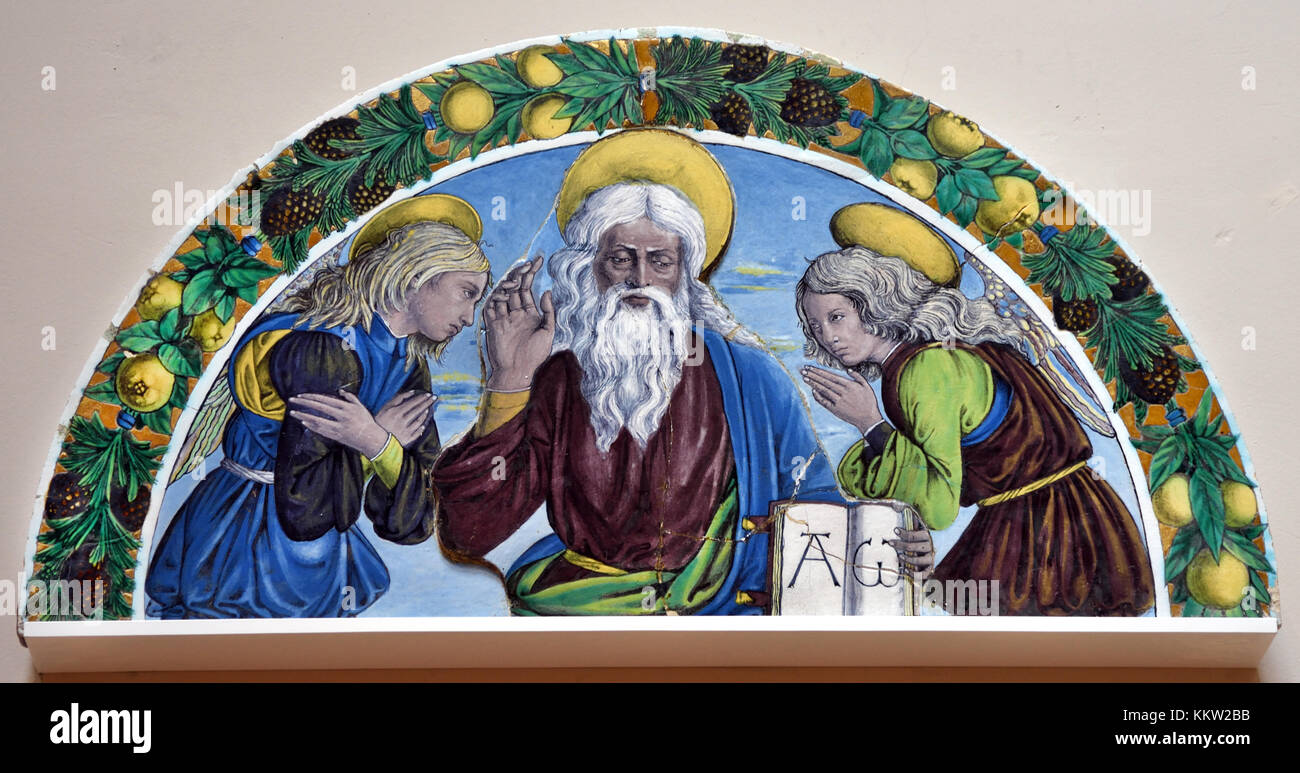 Dio il Padre la benedizione gli angeli del XV secolo da Andrea della Robbia. Firenze Italia italiano ( Andrea della Robbia 1435 - 1525 era un italiano scultore rinascimentale, specialmente in ceramica. ) Foto Stock