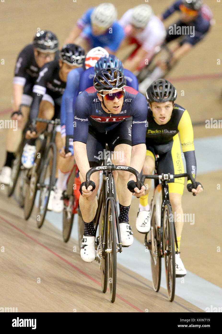 JLT Condor ed Clancy durante l'Elite Uomo Gara a punti durante la fase due della rivoluzione in bicicletta serie, Londra. Foto Stock