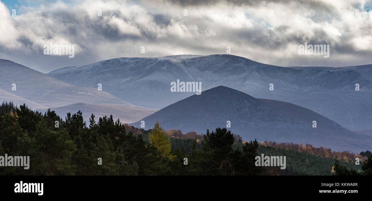 Cairngorms e Carn Eilrig nelle Highlands della Scozia. Foto Stock