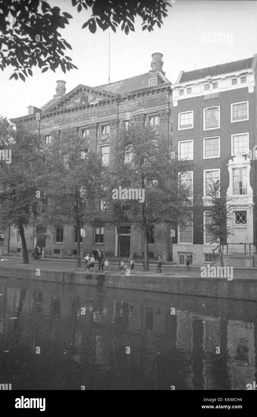 Amsterdam, una delle principali città dei Paesi Bassi, è nota per il suo significato storico, i canali e i monumenti culturali. L'immagine presenta probabilmente un aspetto chiave del paesaggio iconico dell'cityâ. Foto Stock