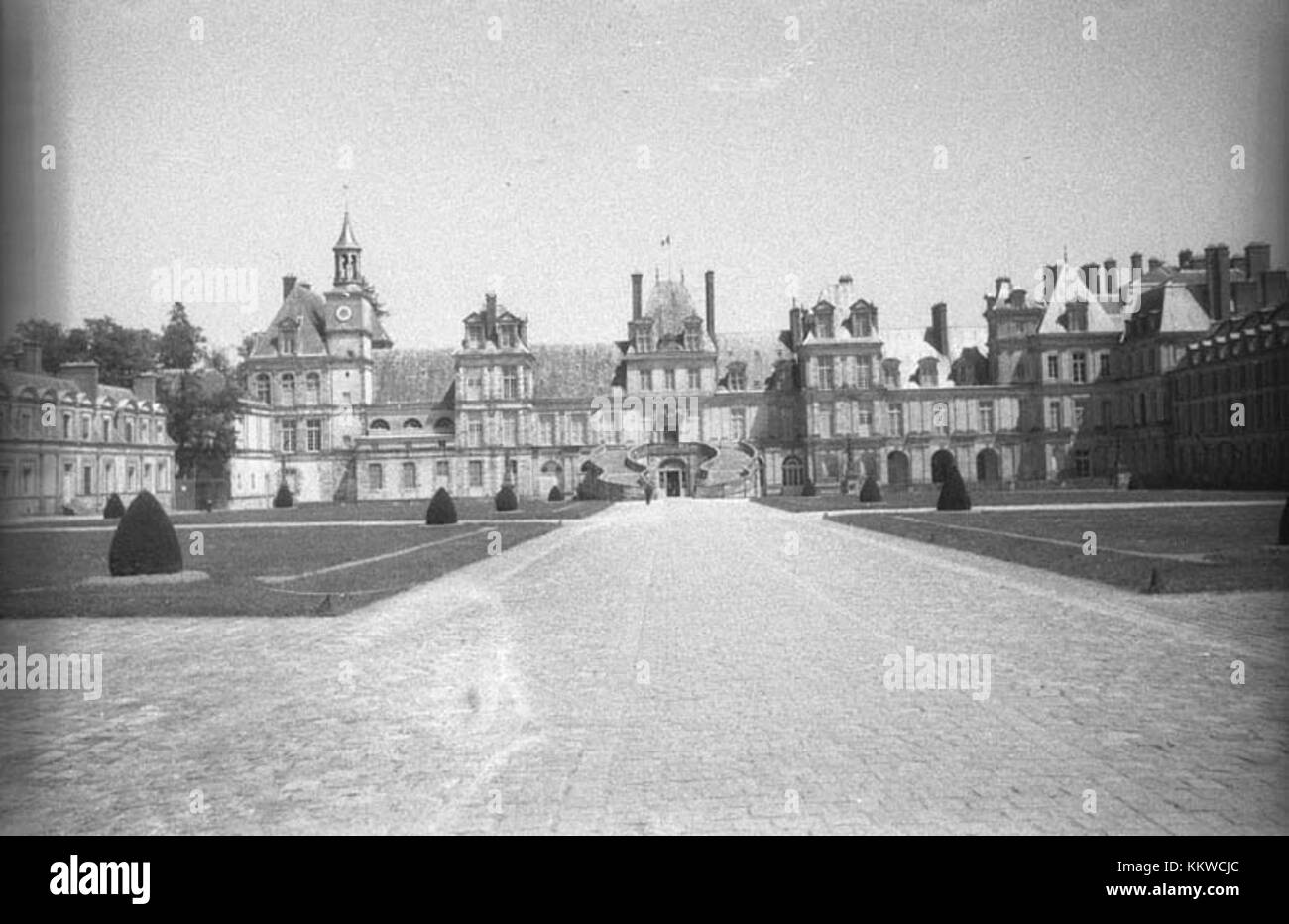 Fontainebleau è un sito storico in Francia, noto per la sua famosa chÃ¢teau e la vasta foresta. La zona è rinomata per la sua importanza culturale e storica, spesso visitata per la sua bellezza architettonica e il paesaggio naturale. Foto Stock
