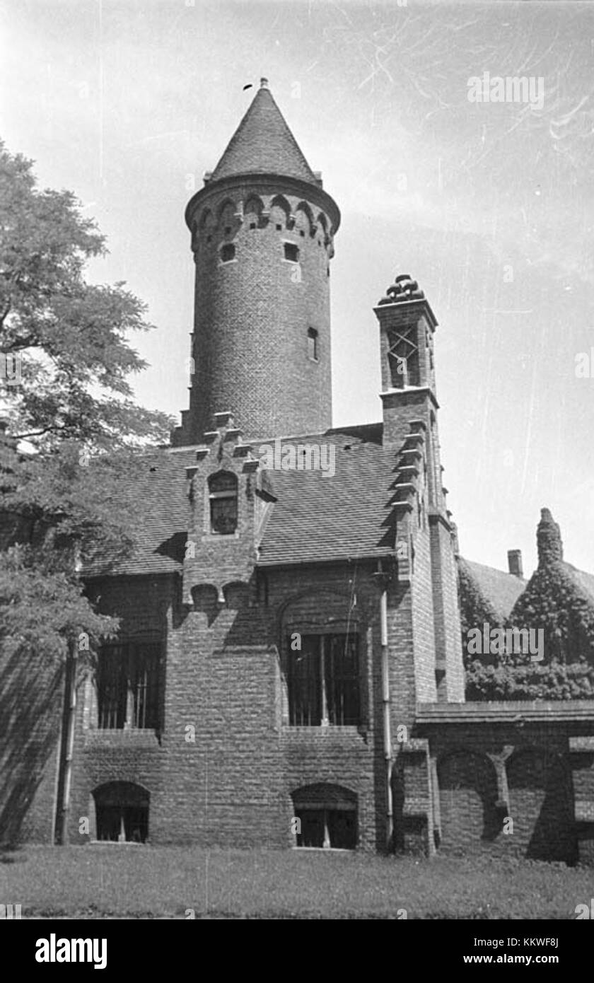 "Brygge KMB 16001000100944" si riferisce a un ponte specifico designato nella banca dati svedese sulla gestione dei beni culturali, che ne indica il significato storico e architettonico. Foto Stock