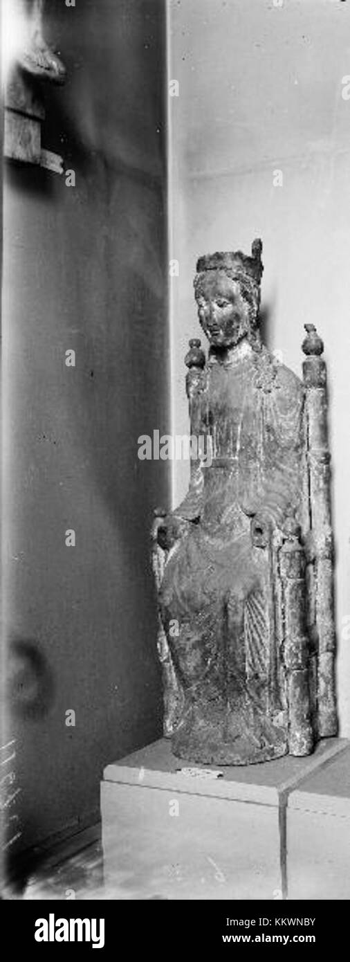 La chiesa di Forsby, situata in Svezia, è un notevole esempio di architettura ecclesiastica scandinava. La chiesa è conosciuta per il suo significato storico e il suo ruolo nella vita religiosa della comunità locale. Foto Stock