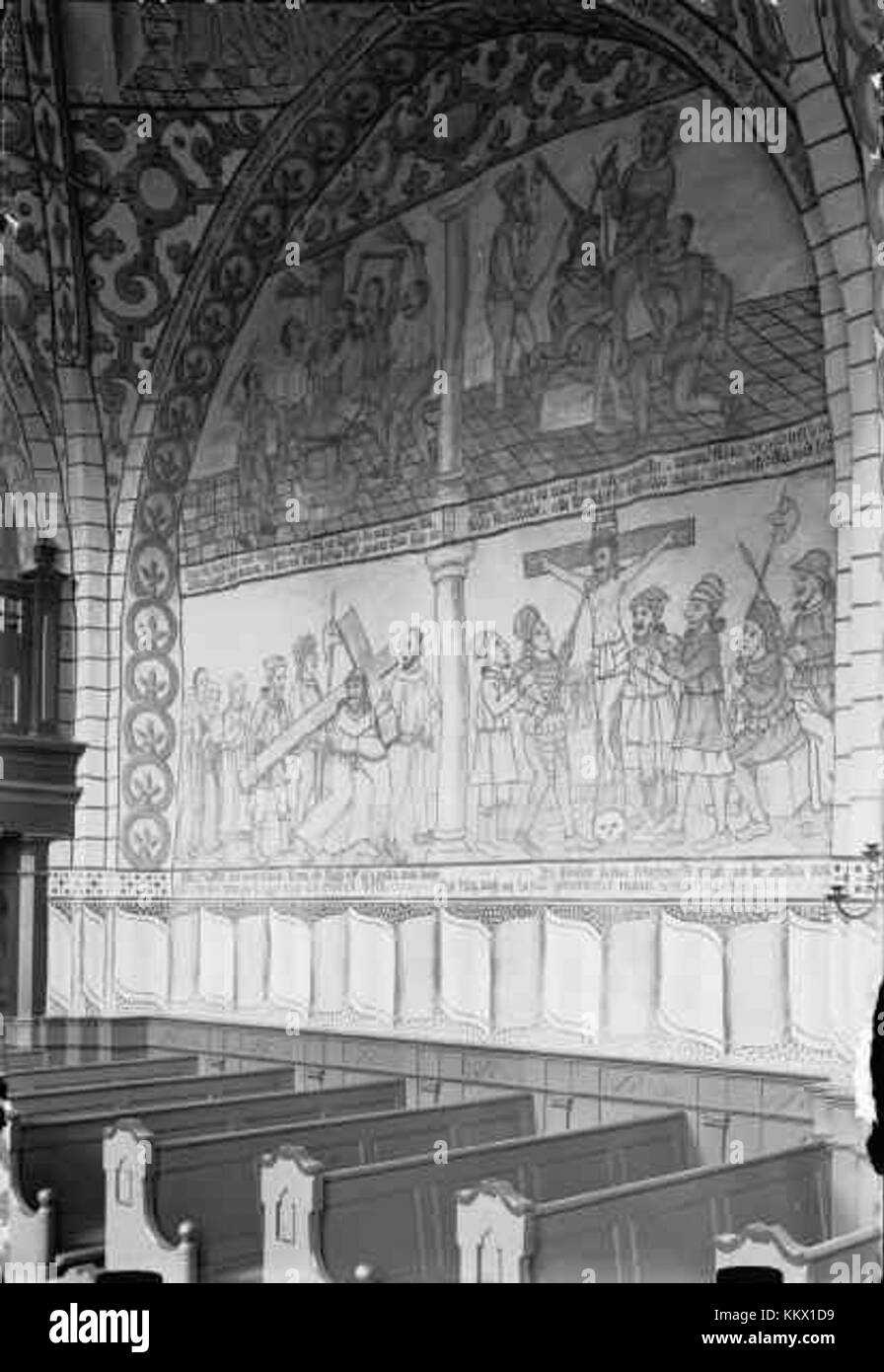 La chiesa di Edsbro, situata in Svezia, è un notevole esempio di architettura medievale scandinava con un significato storico nella regione. Foto Stock