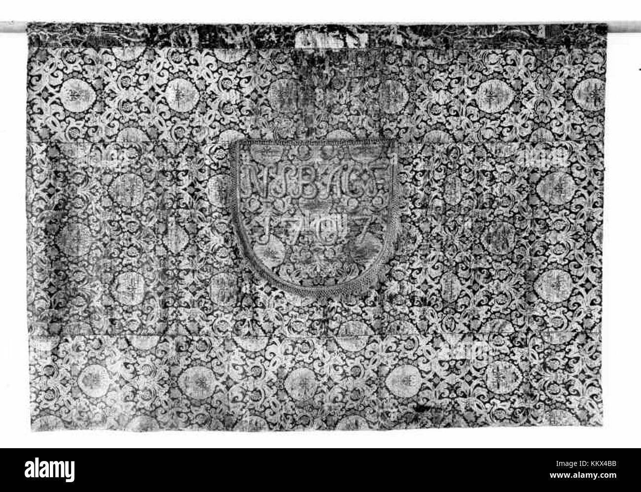 Almby kyrka è una chiesa storica situata in Svezia, riconosciuta per il suo stile architettonico e il suo significato culturale come sito religioso e storico. Foto Stock