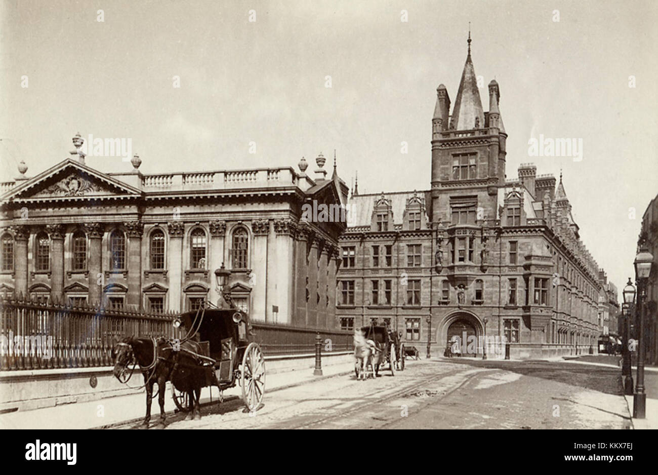 Cambridge è una città del Regno Unito, rinomata per il suo significato storico e l'università di fama mondiale. È un centro di istruzione, cultura e storia. Foto Stock