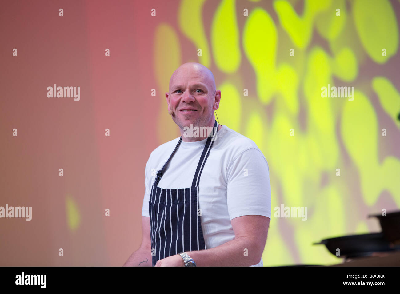 Birmingham, Regno Unito. 2° dic, 2017. Tom Kerridge nella grande cucina facendo una demo di cucina presso la BBC Good Food Show al NEC di Birmingham. Credito: Steven roe/Alamy Live News Foto Stock