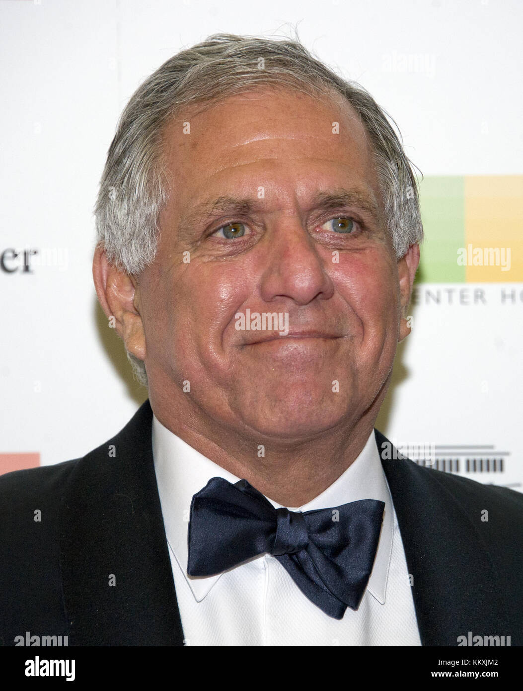 Washington DC, Stati Uniti. 2 dicembre 2017. Les Moonves, Presidente del Consiglio di amministrazione, Presidente e Amministratore delegato della CBS Corporation, arriva per la cena dell'artista formale in onore dei destinatari del 40° Annual Kennedy Center Honors ospitato dal Segretario di Stato degli Stati Uniti Rex Tillerson presso il Dipartimento di Stato degli Stati Uniti a Washington, DC, sabato 2 dicembre 2017. I 2017 onorari sono: Ballerina e coreografa americana Carmen de Lavallade; cantautrice cubana e attrice americana Gloria Estefan; artista hip hop e intrattenimento americano ic Credit: ZUMA Press, Inc./Alamy Live News Foto Stock