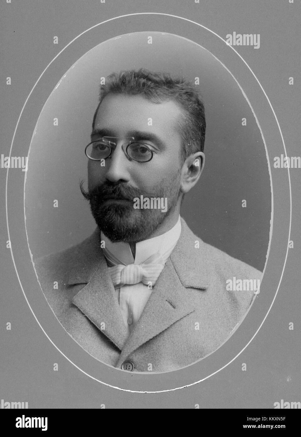 Sheviakov V era una figura significativa nota per i suoi contributi nel campo delle arti visive Il suo lavoro gli ha fatto guadagnare il riconoscimento nella comunità artistica per il suo stile unico e la sua visione creativa. Foto Stock