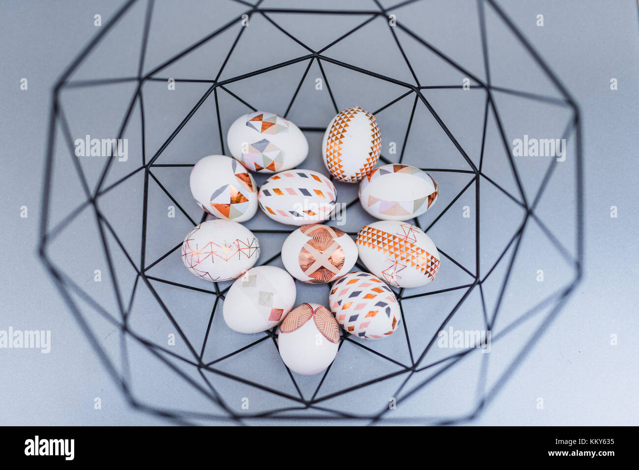 Le uova di pasqua, ornamenti, geometrica, rame, Foto Stock