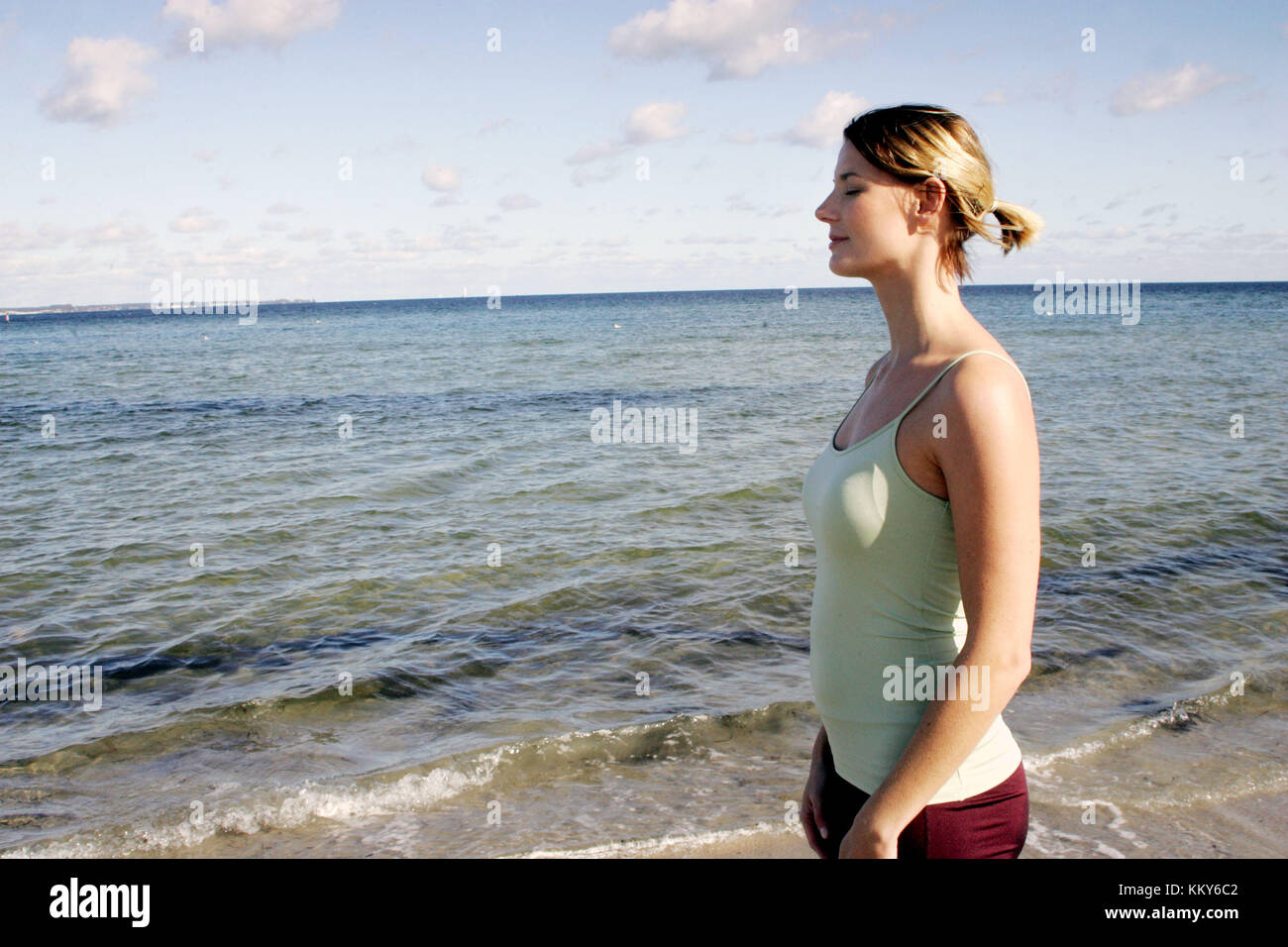 Donna, meditazione, spiaggia, Foto Stock