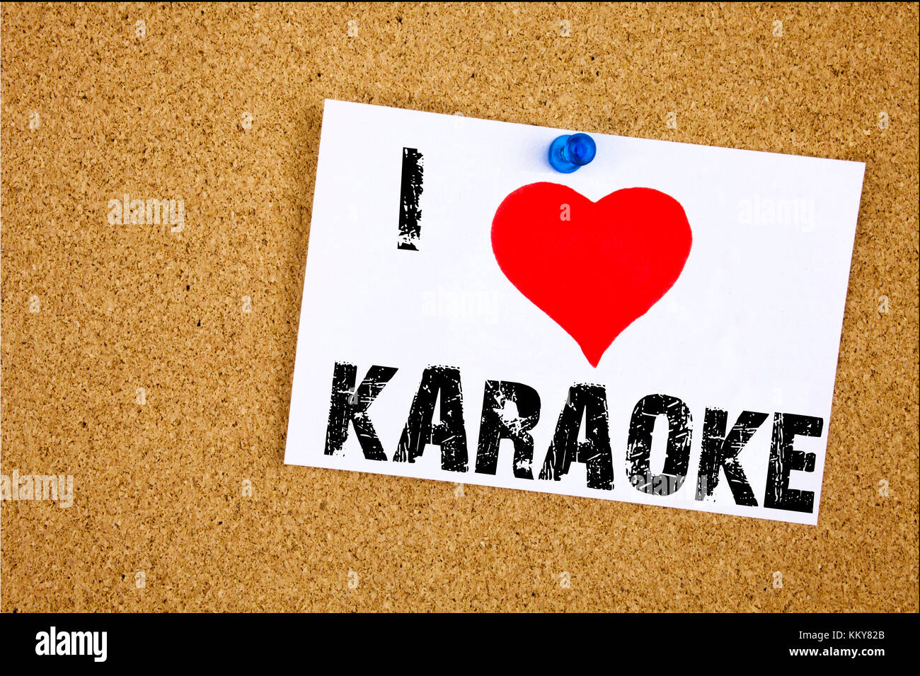 La scrittura a mano didascalia di testo di ispirazione che mostra i love karaoke concetto significato cantare karaoke amante della musica scritta su una nota adesiva, promemoria isolato ba Foto Stock