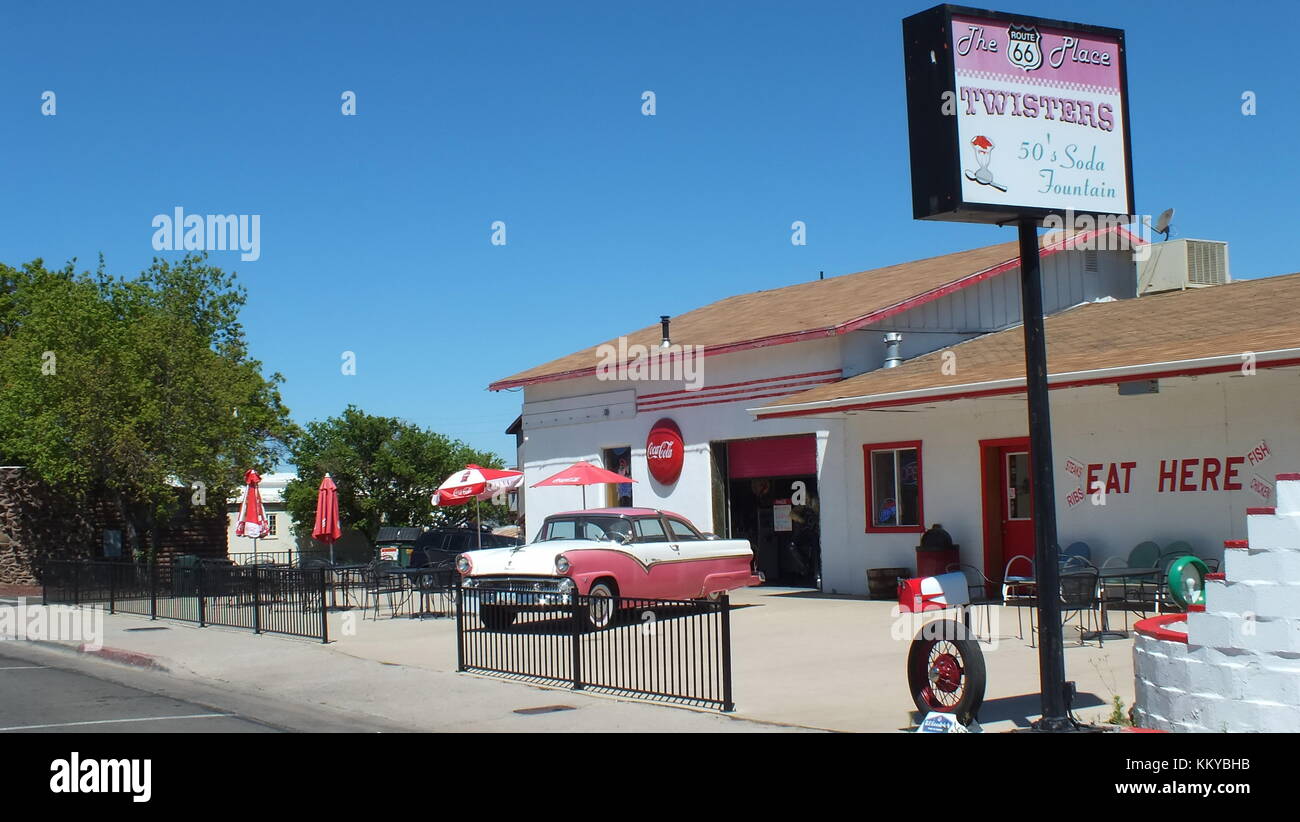 Williams, Arizona, USA, Giugno 23,2013: ritorcitoi Soda Fontana, anni cinquanta stile fontana di soda sul percorso 66. Foto Stock