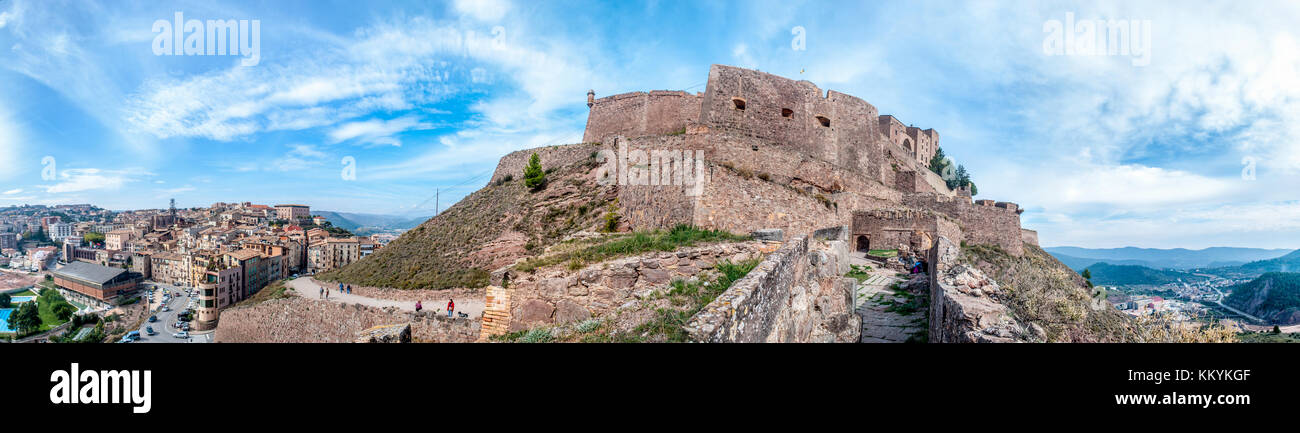 Vista panoramica. Castello di Cardona. La fortezza medievale. Città di Cardona, la Catalogna Foto Stock