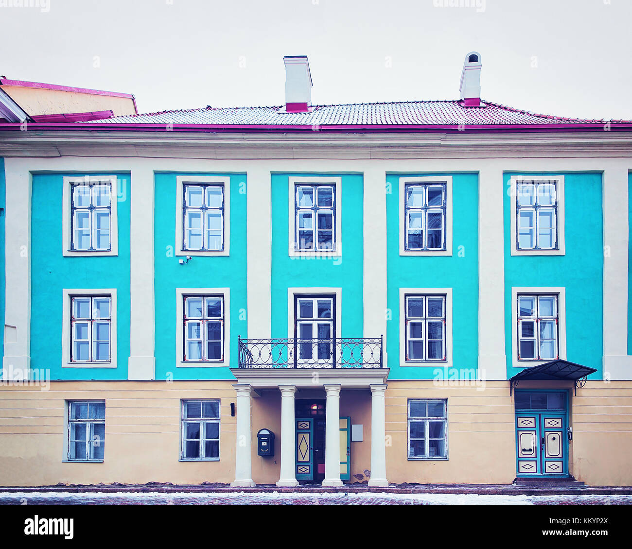 Post office edificio nella città vecchia di Tallinn, Estonia in inverno. Foto Stock