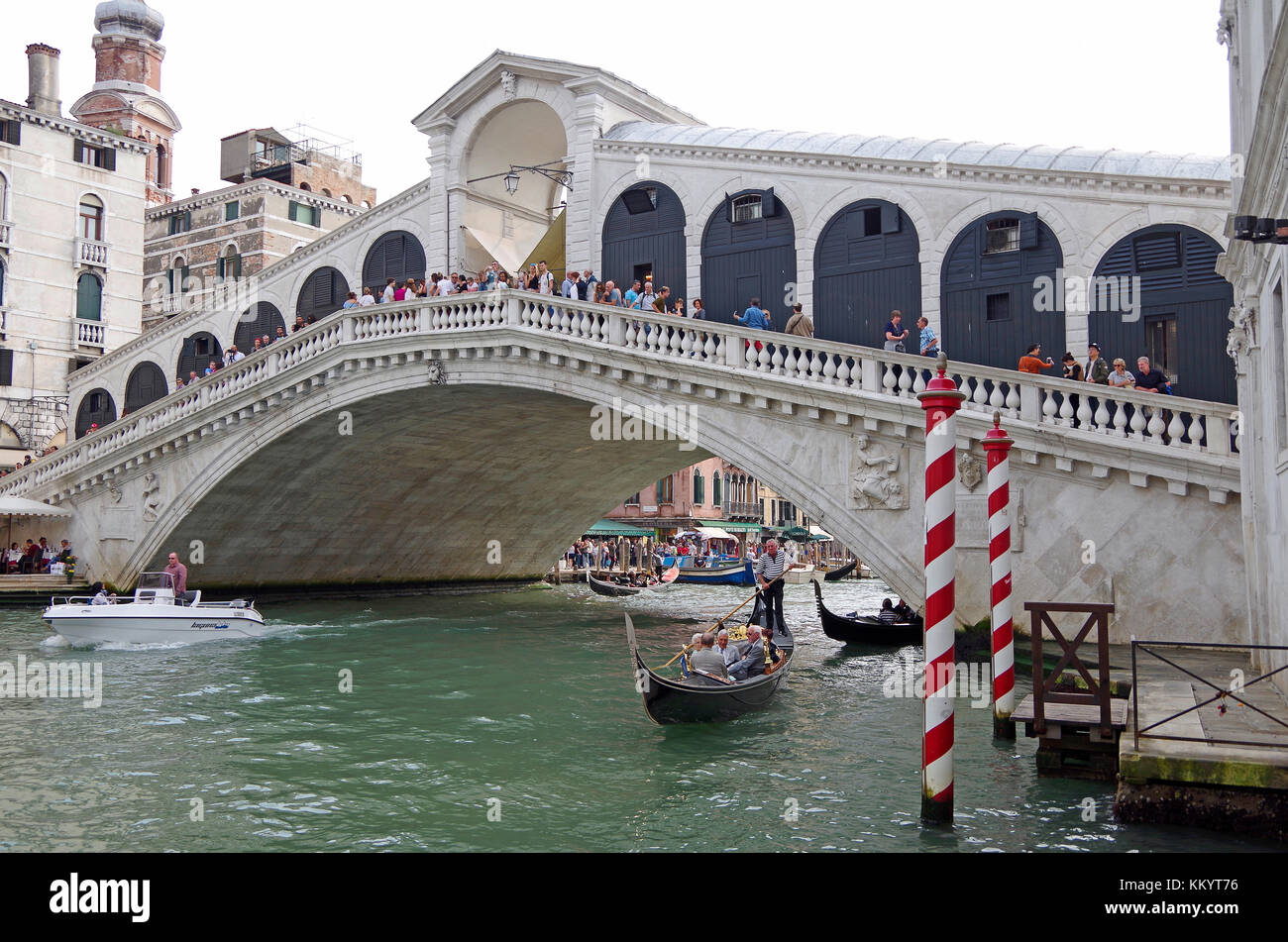Venezia, Italia, vista del recentemente ristrutturato il ponte di Rialto da nord, Foto Stock