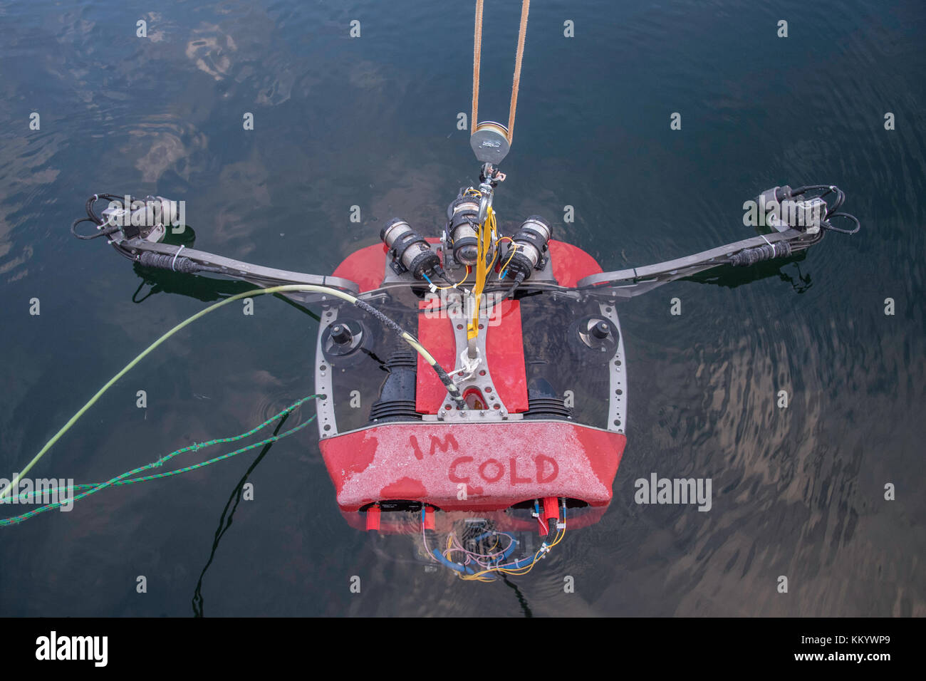 Parco nazionale di servizio i dipendenti utilizzano un robot subacqueo per cercare invasiva specie acquatiche presso il parco nazionale di Yellowstone ottobre 1, 2017 in Wyoming. (Foto di Brett seymour via planetpix) Foto Stock