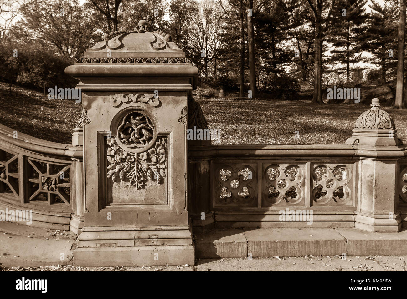 Decorativi in pietra recinzione. Foto Stock