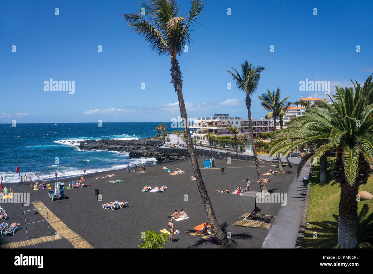 Playa la Arena, scuro spiaggia presso il villaggio la arena, nella costa occidentale dell'isola di Tenerife, Isole canarie, Spagna Foto Stock