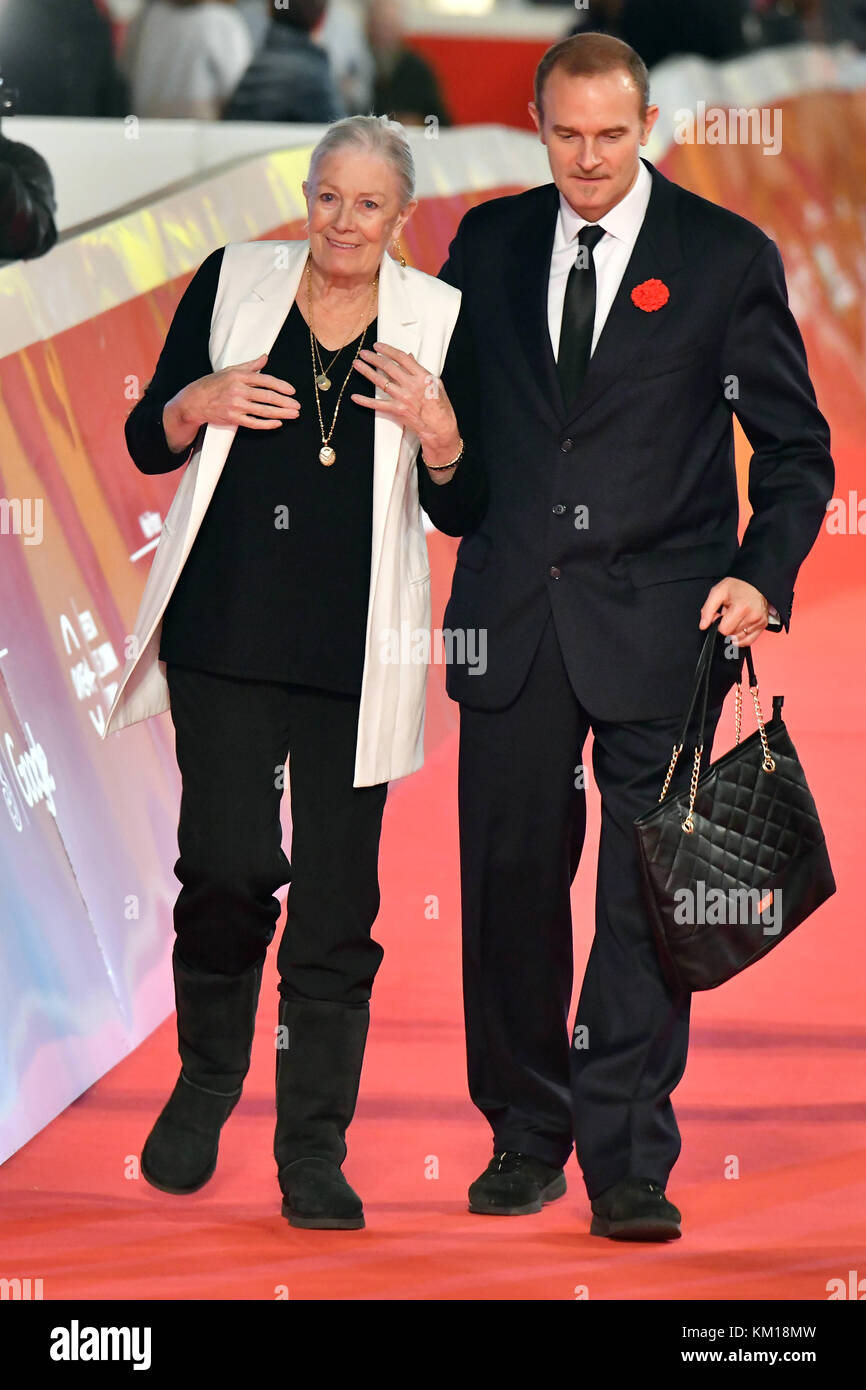 12th Rome Film Festival - Vanessa Redgrave - Red Carpet Featuring: Vanessa Redgrave, Carlo Gabriel Nero Where: Rome, Italy When: 02 Nov 2017 Credit: IPA/WENN.com **disponibile Solo per la pubblicazione in UK, USA, Germania, Austria, Svizzera** Foto Stock